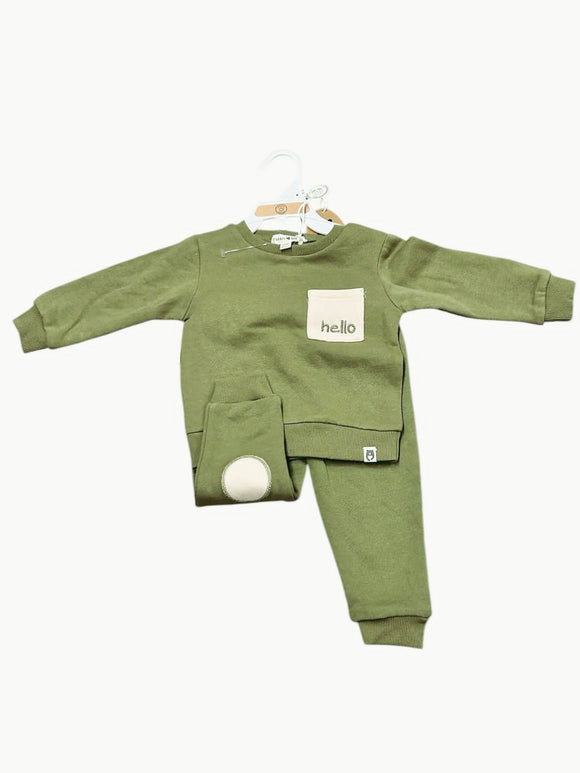 Conjunto niño verde olivo